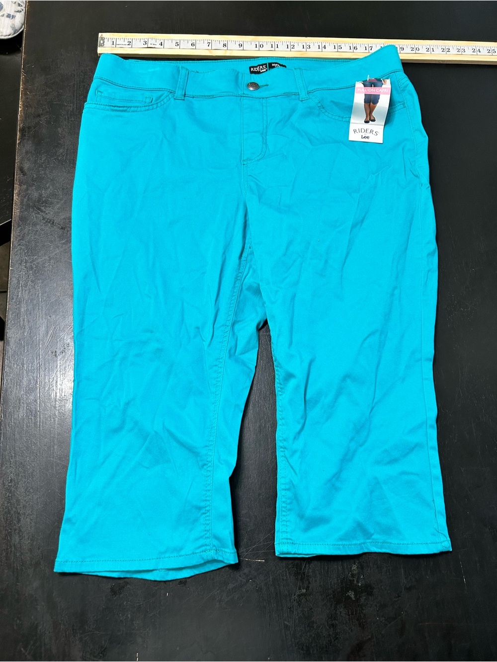Lee Teal Pull-On Capri Pants